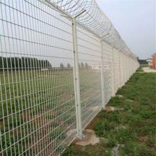 監獄安全防護設施 刺繩網、刀片防護欄與防撞設施的功能與應用
